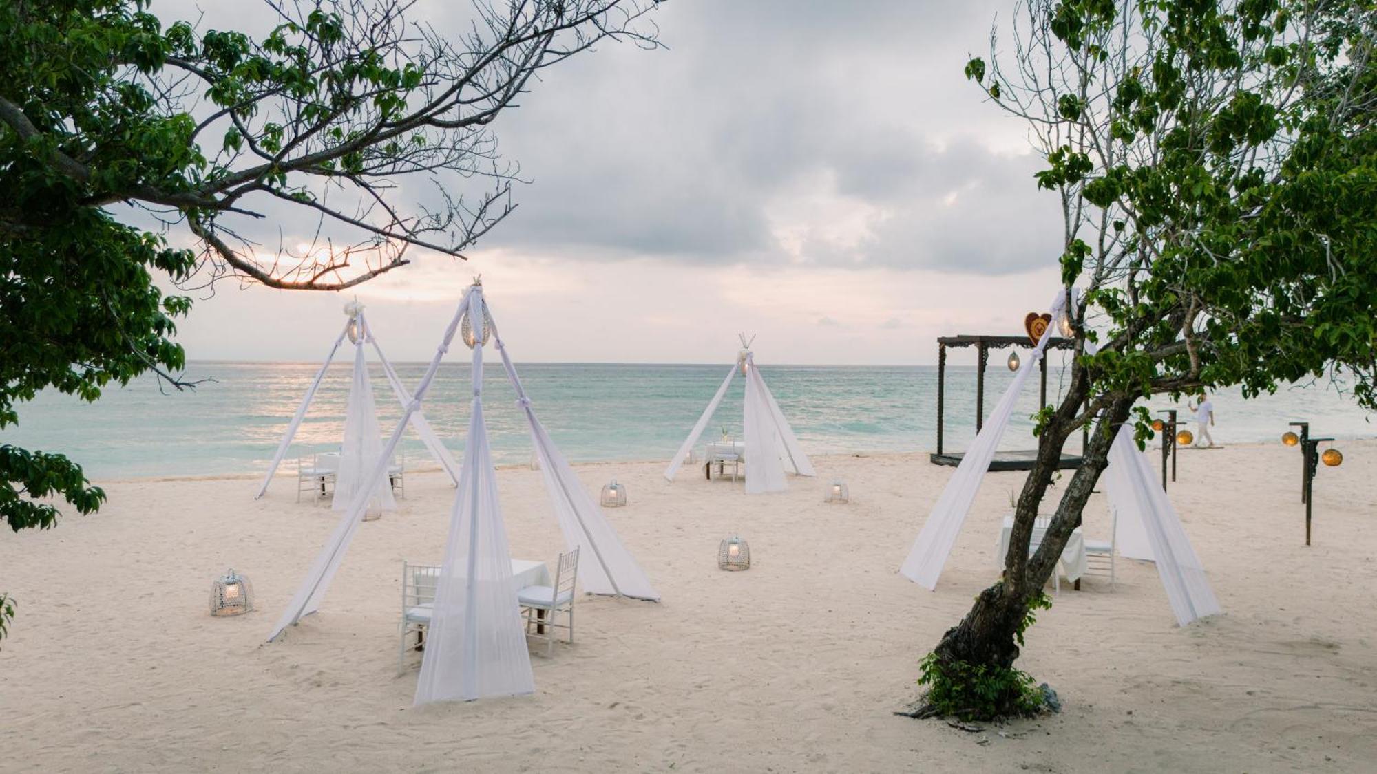Hotel Ombak Sunset Gili Trawangan Exterior foto